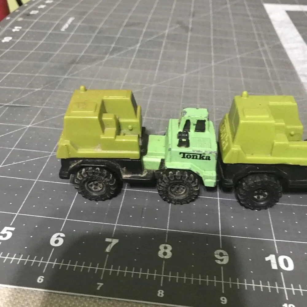 Lot Tonka Construction Truck Crane Green W/O Boom 1994 Tonka Corp. Needs Cleaned